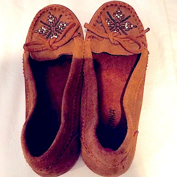 MINNETONKA BROWN SUEDE MOCCASIN - Picture 2 of 5